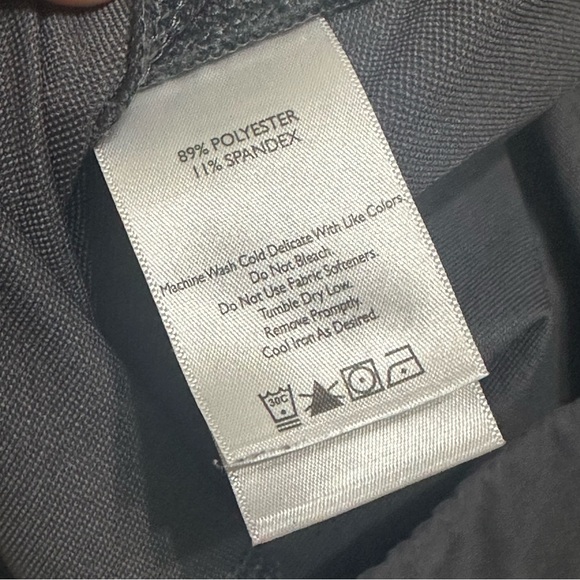 Eddie Bauer Capri Outdoor Tech Pants Size 12 Gray Travel Hike Camp Cargo - Picture 4 of 6